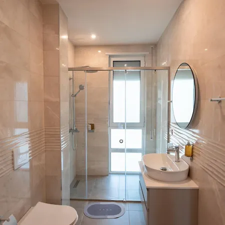 Gjiri I Lalzit - San Pietro - Savita Premium Apartman Draç